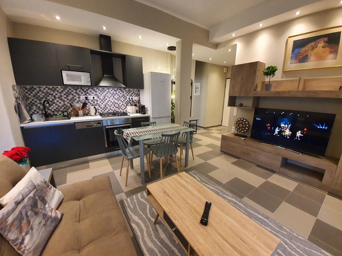 Apartamento Lukas-2 B/r Luxurious Flat With Veranda